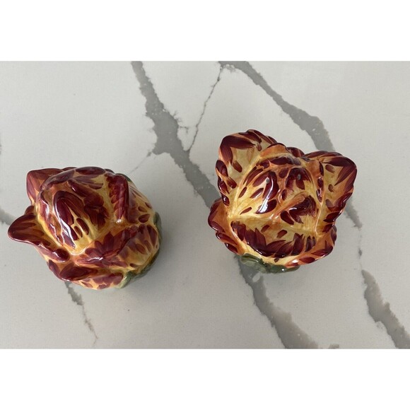 Vintage Ceramic Salt and Pepper shakers Flower Design.Kitchen Ware Collectible - Picture 2 of 4